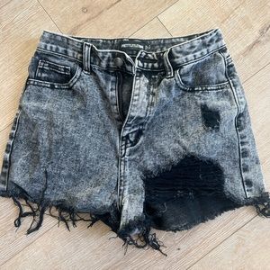 Pretty little things Jean shorts size 4